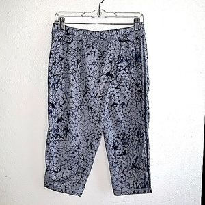 Lululemon Retreat Yogi Crop Size 6
